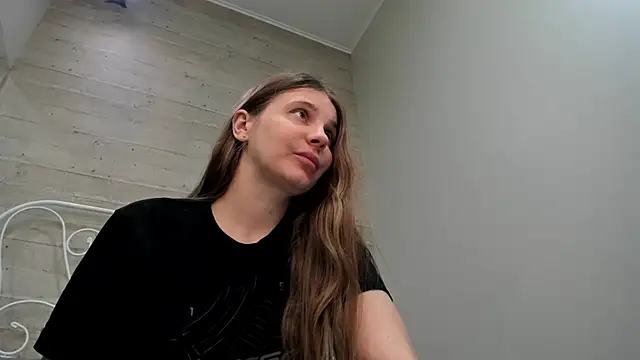 JuliaBusty online show from March 4, 2025, 3:15 pm