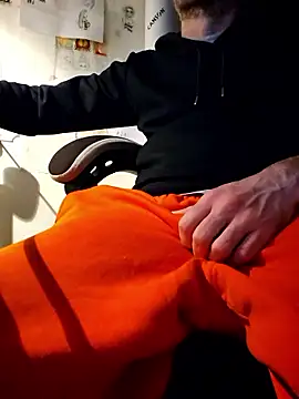 verylargecock online show from January 10, 2026, 9:33 am