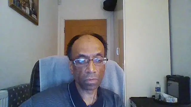 rauncher1 online show from October 15, 2025, 9:31 am