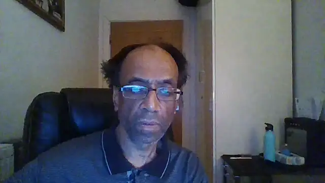 rauncher1 online show from December 15, 2025, 4:44 pm