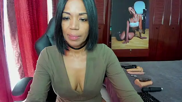 Snapshot of LUISSA_ chatting on January 27, 2025, 2:35 pm LUISSA online show from January 27, 2025, 2:35 pm