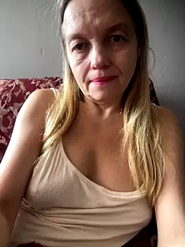 Snapshot of Susanel chatting on September 26, 2025, 11:14 am Susanel online show from September 26, 2025, 11:14 am