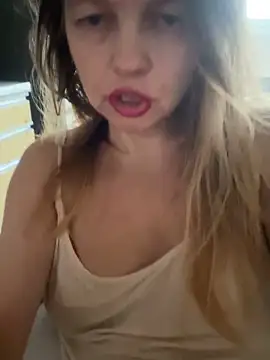 Snapshot of Susanel chatting on October 26, 2025, 11:05 am Susanel online show from October 26, 2025, 11:05 am