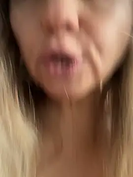 Snapshot of Susanel chatting on November 1, 2025, 11:34 am Susanel online show from November 1, 2025, 11:34 am