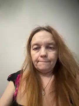 Snapshot of Susanel chatting on April 18, 2026, 10:10 pm Susanel online show from April 18, 2026, 10:10 pm