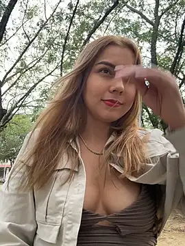 Snapshot of Brittanyrosexx chatting on February 3, 2026, 8:36 pm Brittanyrosexx online show from February 3, 2026, 8:36 pm