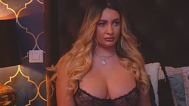 YaaraCollins online show from December 3, 2024, 9:01 pm