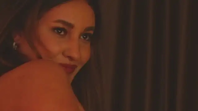 YaaraCollins online show from February 9, 2025, 1:33 am