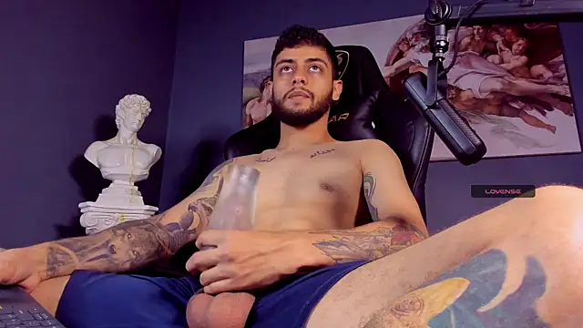 Snapshot of alessandro_duty chatting on January 14, 2025, 1:04 am alessandro duty online show from January 14, 2025, 1:04 am