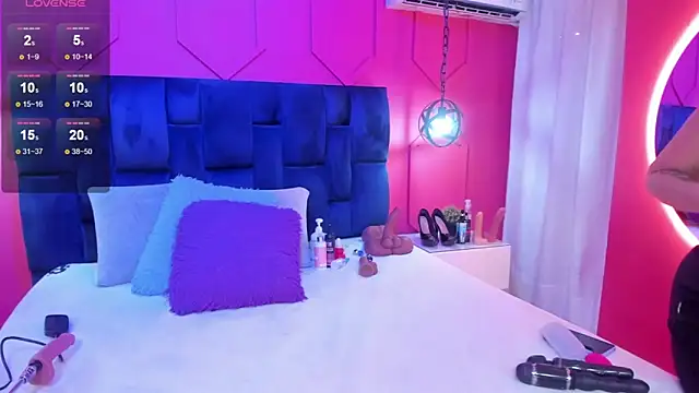 chantall1375 online show from December 3, 2025, 11:30 am