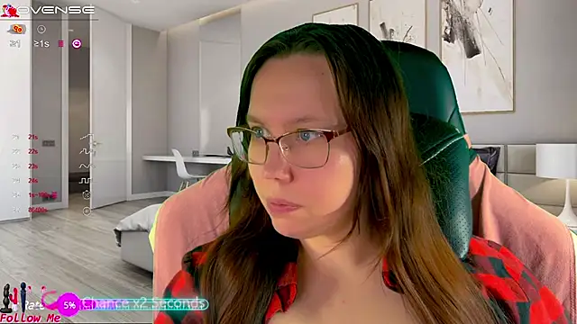 Snapshot of Victoria_Romans chatting on January 19, 2025, 1:32 am Victoria Romans online show from January 19, 2025, 1:32 am