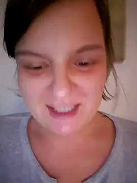 Cutegirlforyou online show from November 19, 2025, 9:31 am