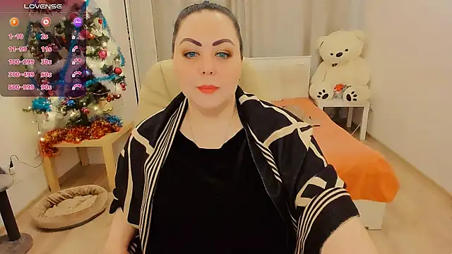 Nina Hopper online show from December 17, 2025, 12:55 pm