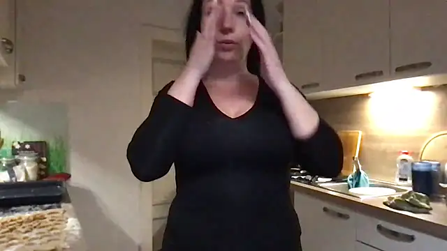 Viola Beck online show from December 21, 2025, 4:58 pm