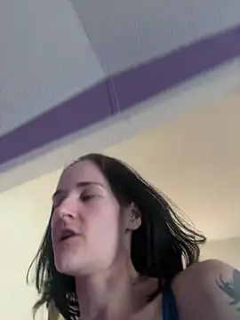 Snapshot of lolabunny9 chatting on November 29, 2025, 4:32 pm lolabunny9 online show from November 29, 2025, 4:32 pm