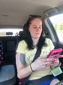 lolabunny9 online show from April 17, 2026, 5:05 pm