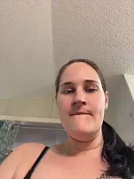 lolabunny9 online show from August 1, 2026, 3:44 pm