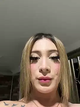 Snapshot of bunny_bicht chatting on February 23, 2025, 1:46 am bunny bicht online show from February 23, 2025, 1:46 am