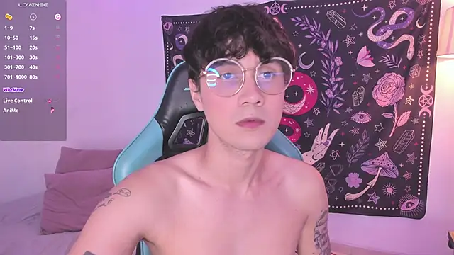 LeaneSeb online show from December 15, 2024, 10:58 pm