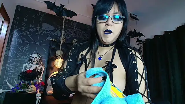 AlexHoe  online show from November 28, 2025, 6:32 pm