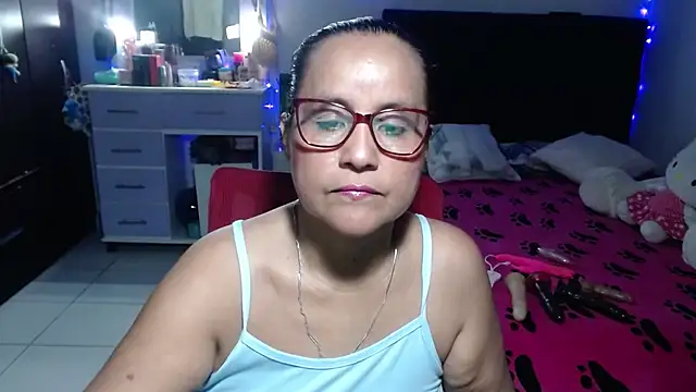 Snapshot of pervert_mommy_ chatting on July 6, 2026, 9:39 am pervert mommy online show from July 6, 2026, 9:39 am