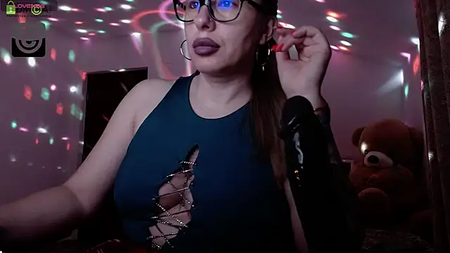 Snapshot of SonyaDevon chatting on January 30, 2025, 4:06 am SonyaDevon online show from January 30, 2025, 4:06 am