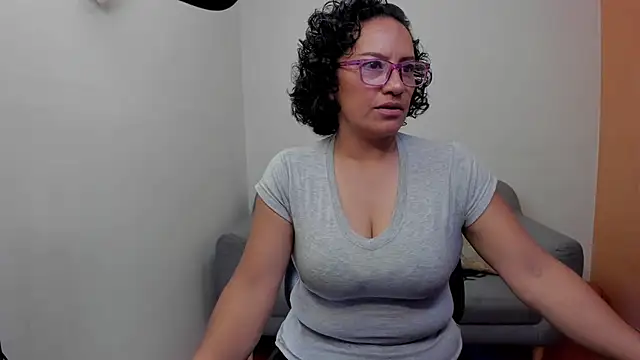 scarlet wet online show from June 3, 2026, 11:32 pm