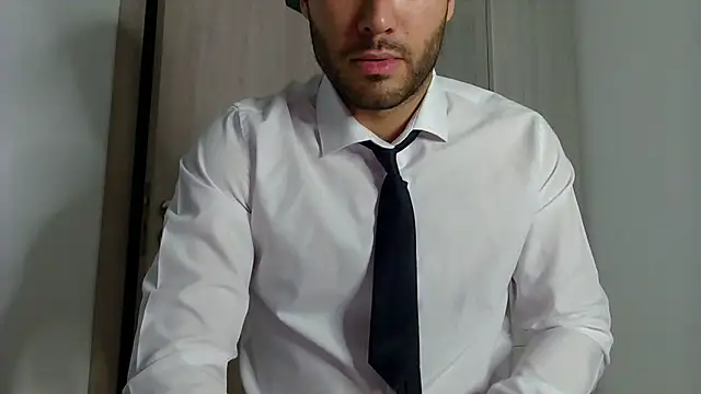 Snapshot of Justynn1 chatting on March 14, 2025, 3:04 am Justynn1 online show from March 14, 2025, 3:04 am