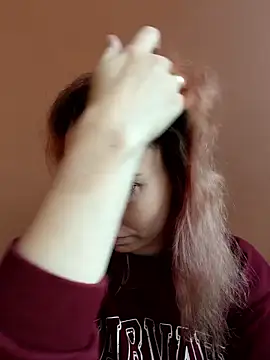 Snapshot of Frost_foxy chatting on October 8, 2025, 2:31 am Frost foxy online show from October 8, 2025, 2:31 am