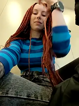 Snapshot of Frost_foxy chatting on October 18, 2025, 2:25 am Frost foxy online show from October 18, 2025, 2:25 am