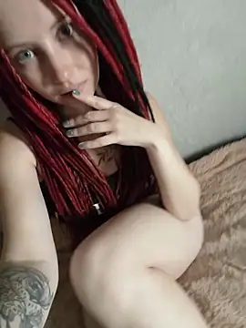 Snapshot of Frost_foxy chatting on November 5, 2025, 4:56 am Frost foxy online show from November 5, 2025, 4:56 am