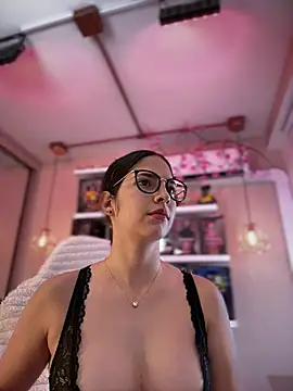 Zoe Bae online show from July 16, 2026, 2:17 am