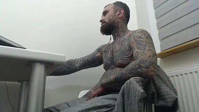 Snapshot of master4bitch24 chatting on November 9, 2025, 9:24 pm master4bitch24 online show from November 9, 2025, 9:24 pm