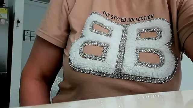 Snapshot of SexyCaitlynHot chatting on November 3, 2025, 3:57 pm SexyCaitlynHot online show from November 3, 2025, 3:57 pm