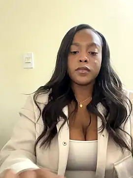 Snapshot of Emma_jonness chatting on November 5, 2025, 10:26 am Emma jonness online show from November 5, 2025, 10:26 am