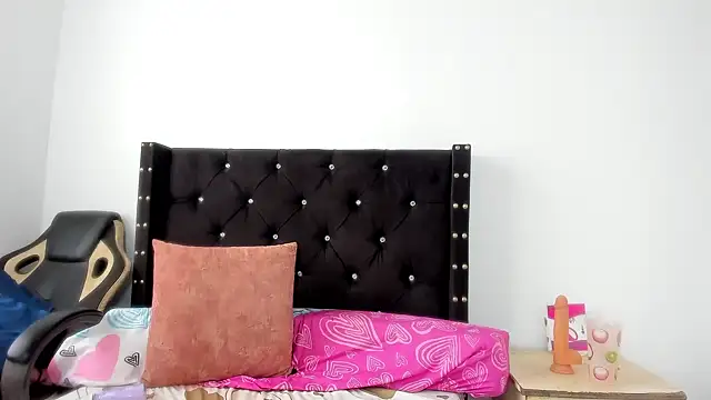 Snapshot of ebonnylatinx chatting on September 28, 2025, 2:44 pm ebonnylatinx online show from September 28, 2025, 2:44 pm