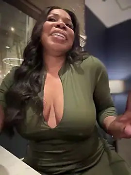 Snapshot of Belle___ chatting on March 16, 2025, 12:45 am Belle online show from March 16, 2025, 12:45 am