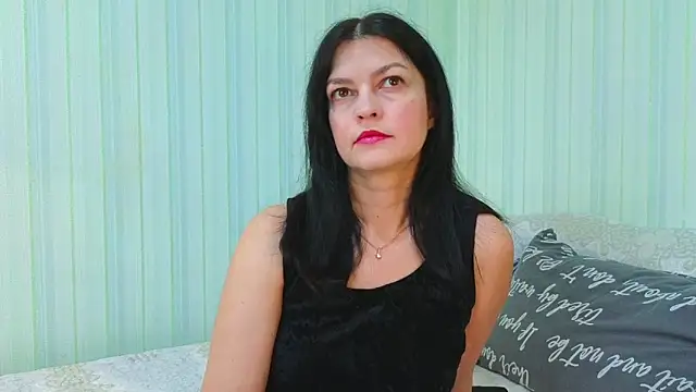  Lily  online show from April 14, 2026, 7:14 am