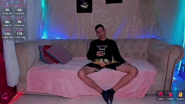 Snapshot of Shyfantasies chatting on October 15, 2025, 2:44 am Shyfantasies online show from October 15, 2025, 2:44 am