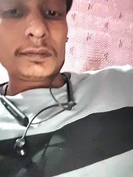 Snapshot of hq9870a chatting on February 13, 2026, 7:43 pm hq9870a online show from February 13, 2026, 7:43 pm