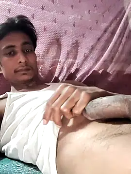 Snapshot of hq9870a chatting on February 16, 2026, 4:36 pm hq9870a online show from February 16, 2026, 4:36 pm