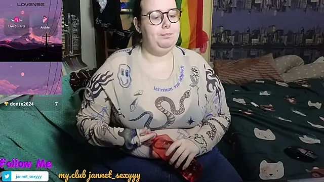 JannetPie online show from October 3, 2025, 12:51 am