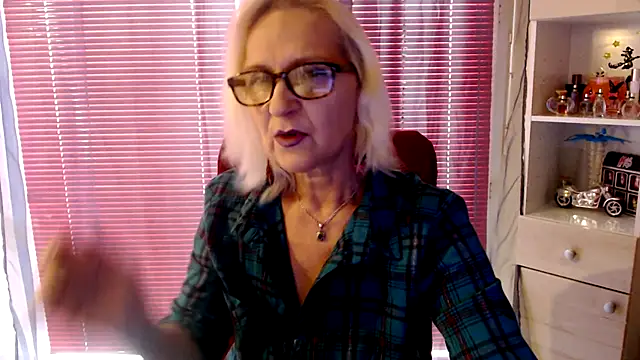 Snapshot of Ala-N-Dala chatting on December 3, 2024, 11:33 am Ala-N-Dala online show from December 3, 2024, 11:33 am