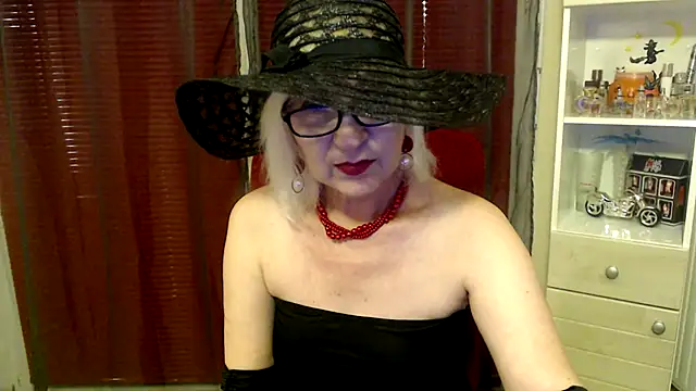 Snapshot of Ala-N-Dala chatting on December 6, 2024, 9:46 pm Ala-N-Dala online show from December 6, 2024, 9:46 pm