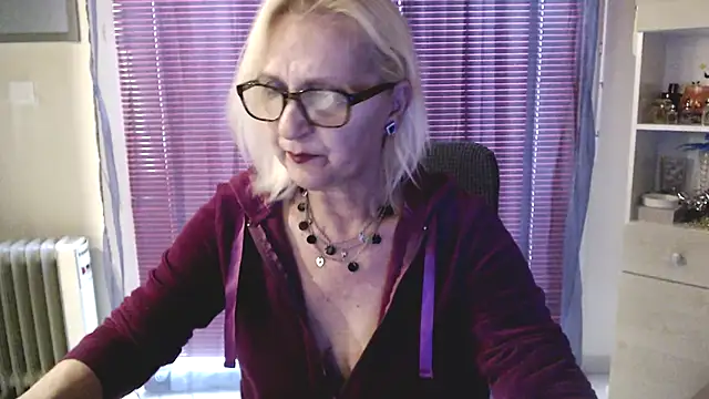 Snapshot of Ala-N-Dala chatting on February 11, 2025, 8:48 am Ala-N-Dala online show from February 11, 2025, 8:48 am