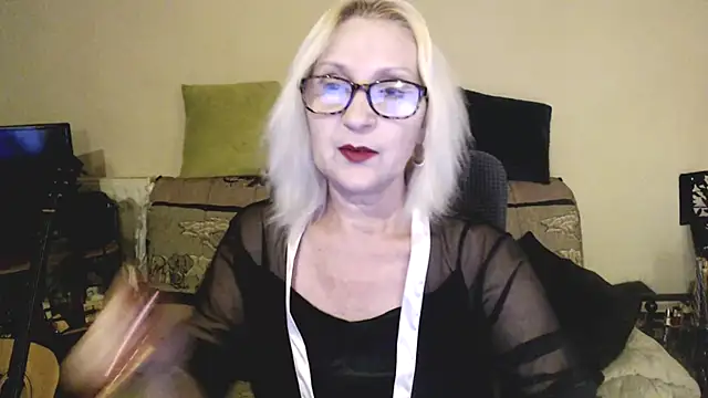 Snapshot of Ala-N-Dala chatting on February 17, 2025, 11:42 pm Ala-N-Dala online show from February 17, 2025, 11:42 pm