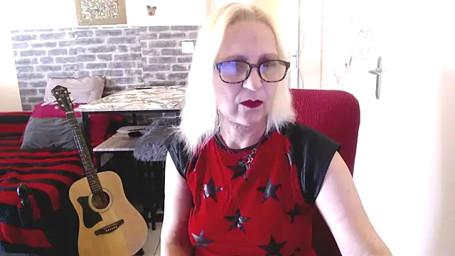 Snapshot of Ala-N-Dala chatting on March 6, 2025, 1:35 pm Ala-N-Dala online show from March 6, 2025, 1:35 pm