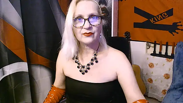 Snapshot of Ala-N-Dala chatting on September 19, 2025, 10:49 am Ala-N-Dala online show from September 19, 2025, 10:49 am