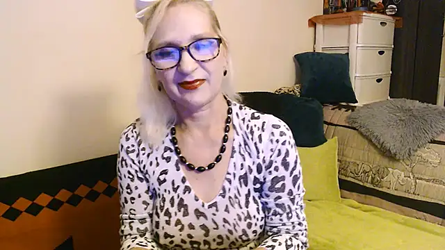 Snapshot of Ala-N-Dala chatting on September 29, 2025, 8:30 am Ala-N-Dala online show from September 29, 2025, 8:30 am