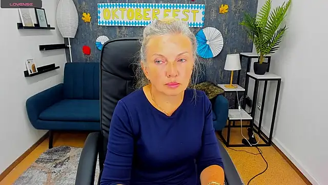 Abby Moore  online show from September 10, 2025, 12:27 pm